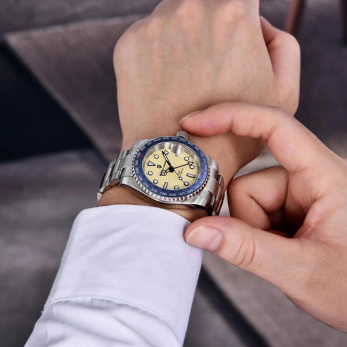 PD - 1758 GMT – Blue